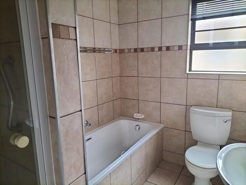 2 Bedroom Property for Sale in Pellissier Free State